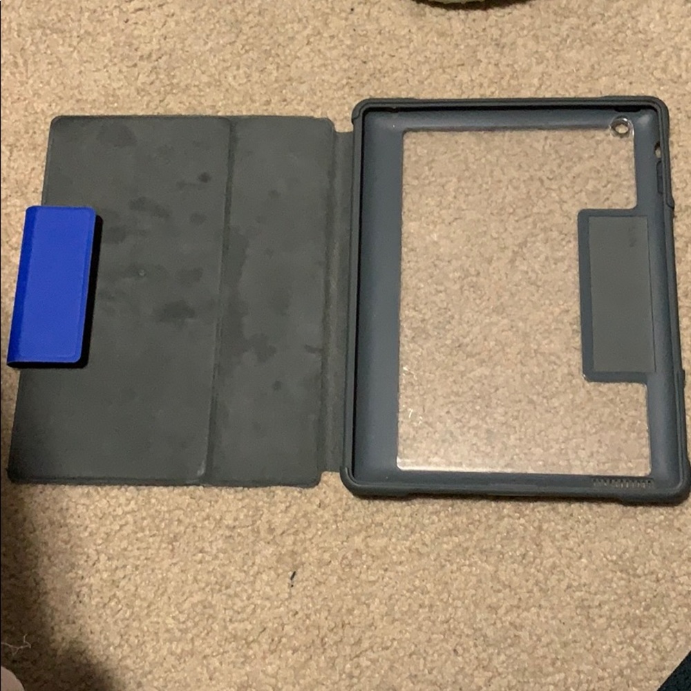 iPad case - Picture 2 of 3
